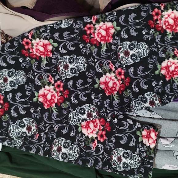 Terra & Sky Pants - Sugar Skull fleece leggings